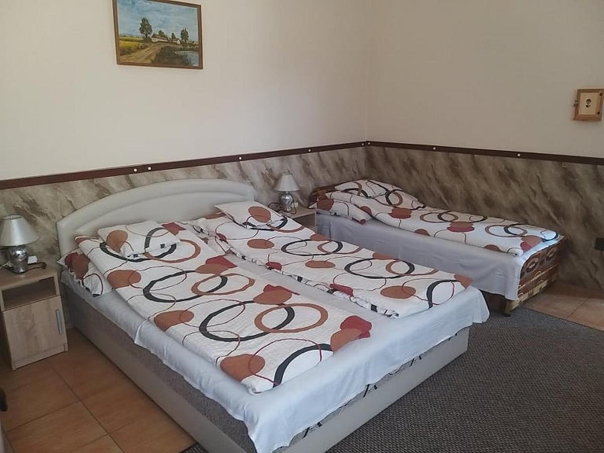 Garden Apartmanhaz 2 Hajduszoboszlo Ngoại thất bức ảnh